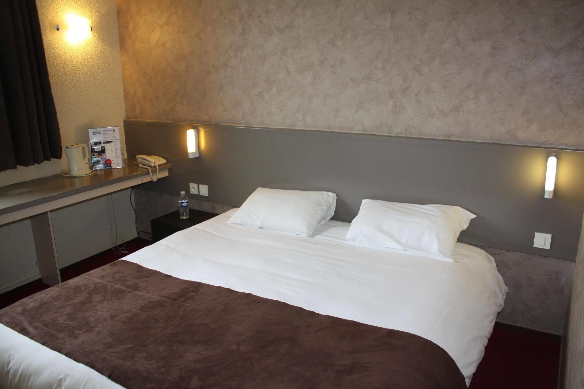 Brit Hotel Landivisiau Dış mekan fotoğraf