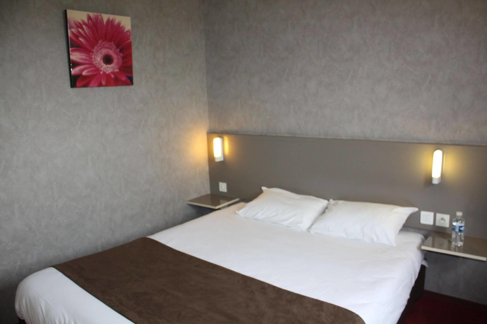 Brit Hotel Landivisiau Dış mekan fotoğraf